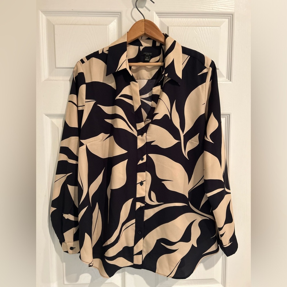 Ann Taylor Long-Sleeved Button Down Blouse. XLP.